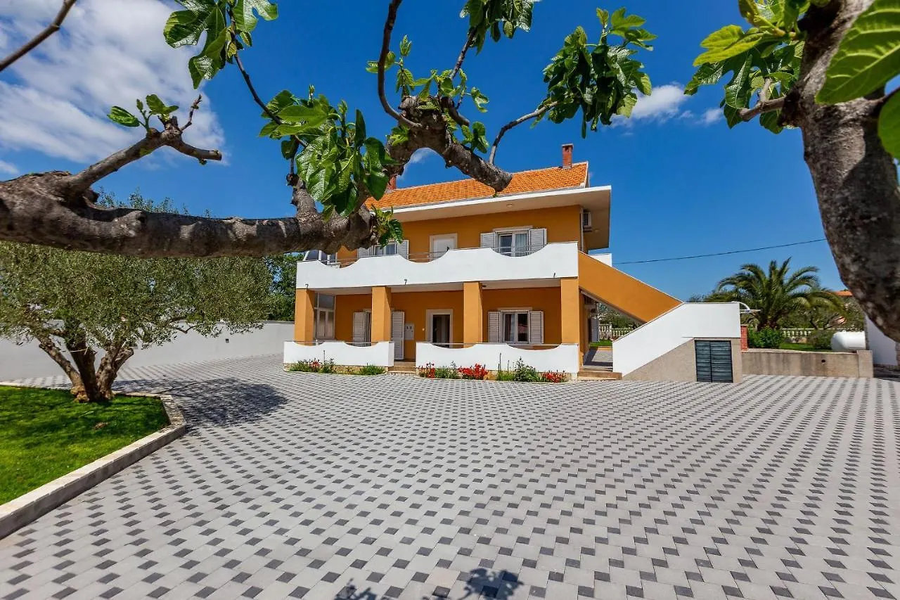 Mp Luxury Holiday Home With Swimming Pool Ζαντάρ Κροατία