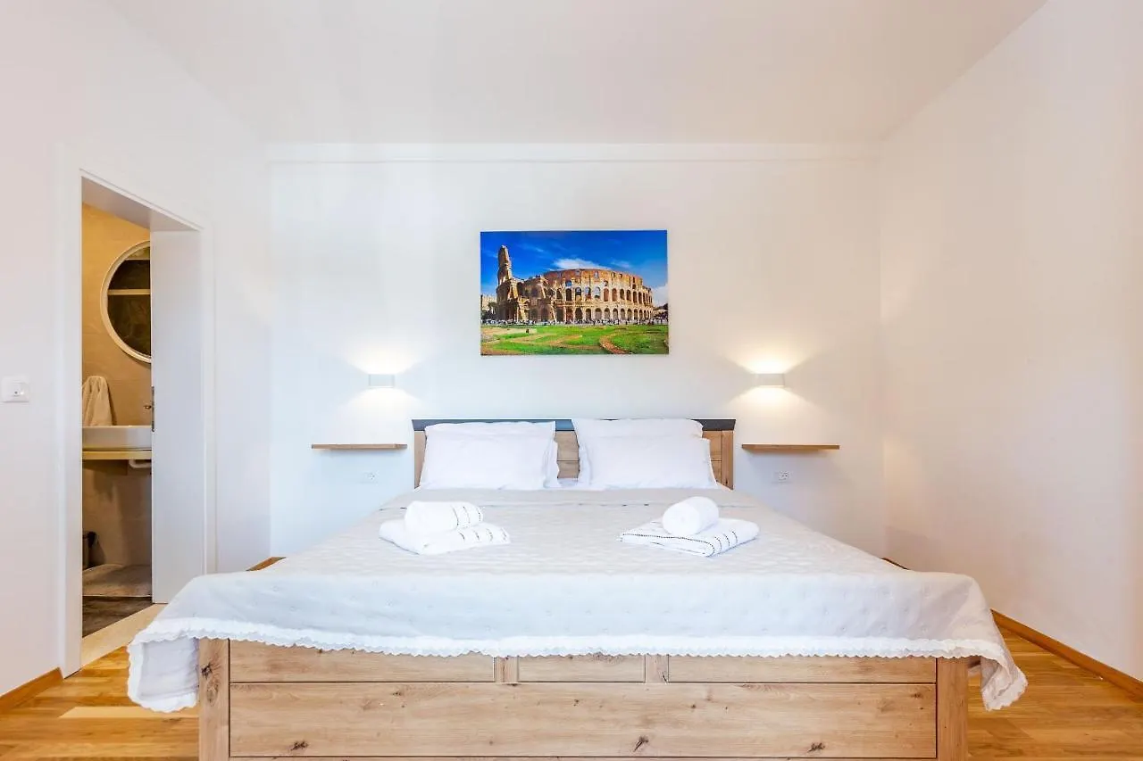 Mp Luxury Holiday Home With Swimming Pool Ζαντάρ